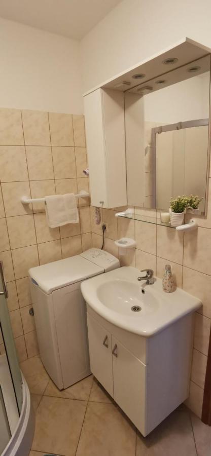 Apartments Zdenka Labin  Luaran gambar
