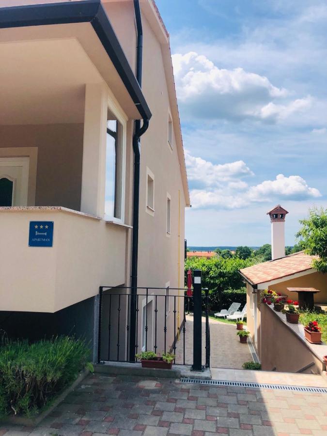 Apartments Zdenka Labin  Luaran gambar
